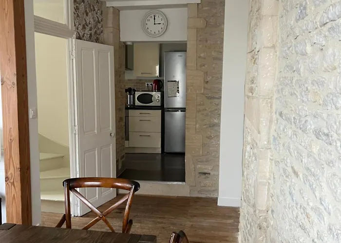 3 Pieces Bord De Place Du 6 Juin Διαμέρισμα *