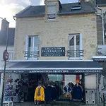 3 Pièces Bord De Place Du 6 Juin * Arromanches-les-Bains