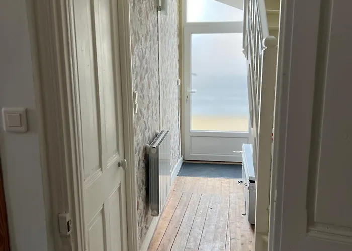 3 Pieces Bord De Place Du 6 Juin דירה